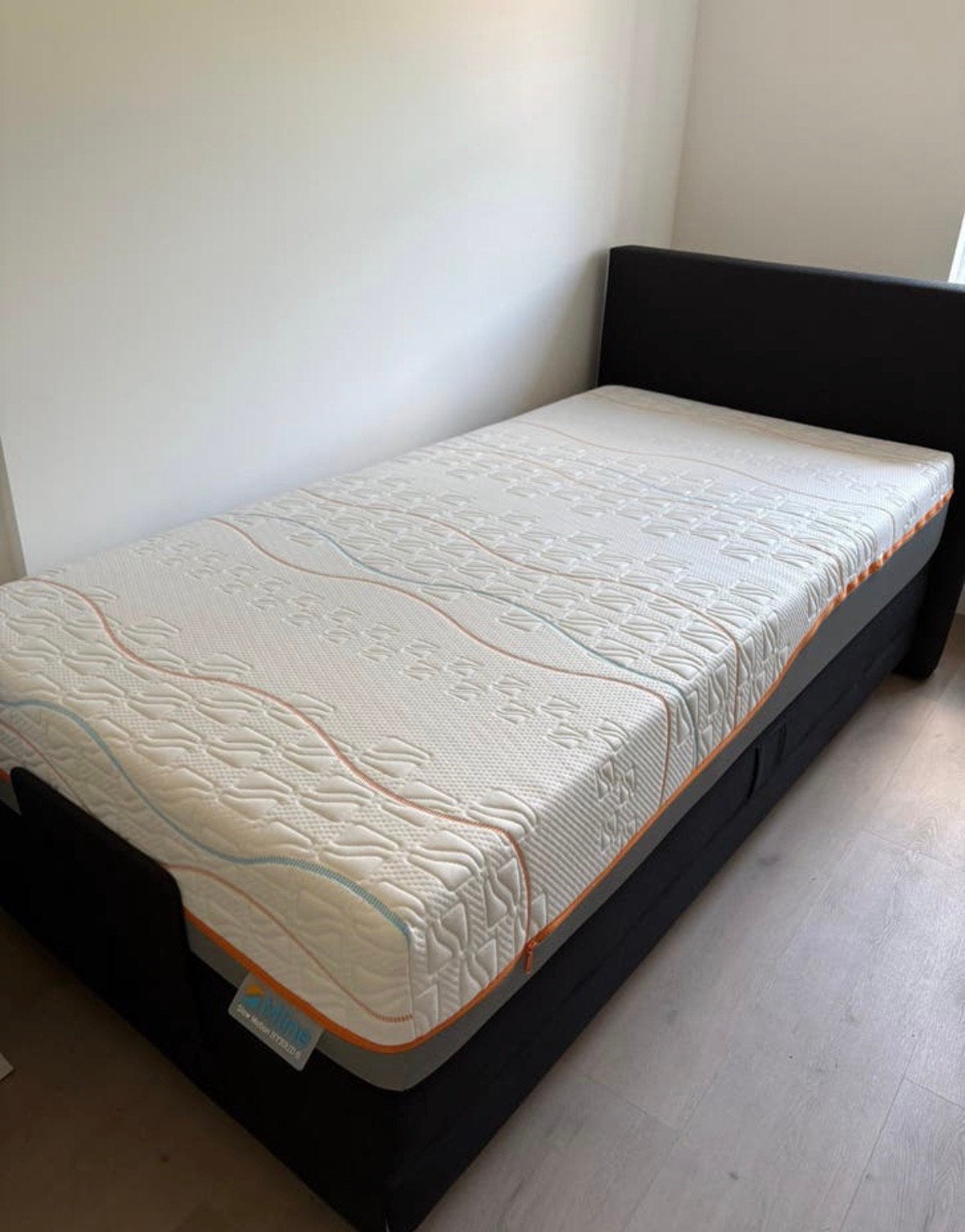 Karlsson Electr Boxspring 100x200 Mline Slowmotion 6 Z.G.A.N, Ophalen, 100 cm, Eenpersoons, Zo goed als nieuw