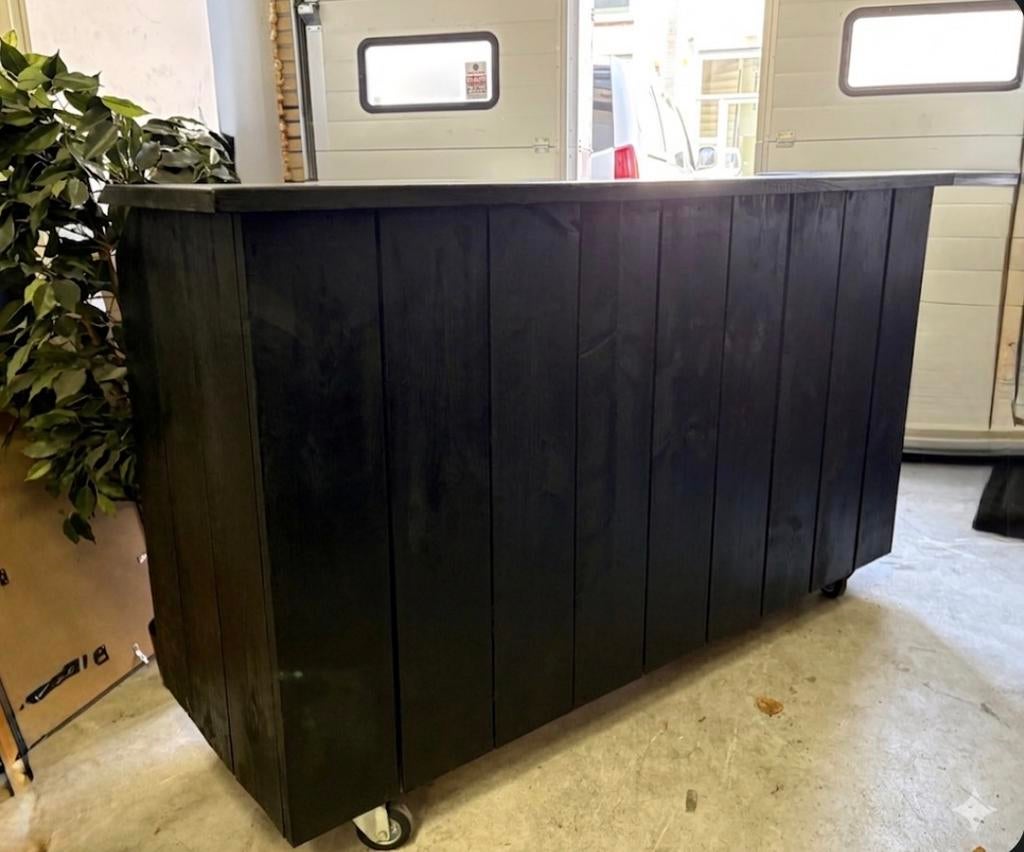 Mobiele Houten Bar / Buitenkast, Ophalen, Gebruikt