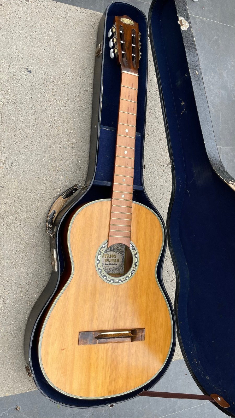 Montano Gitaar met Koffer - Vintage Japan, Ophalen of Verzenden, Gebruikt, Western- of Steelstringgitaar, Met koffer