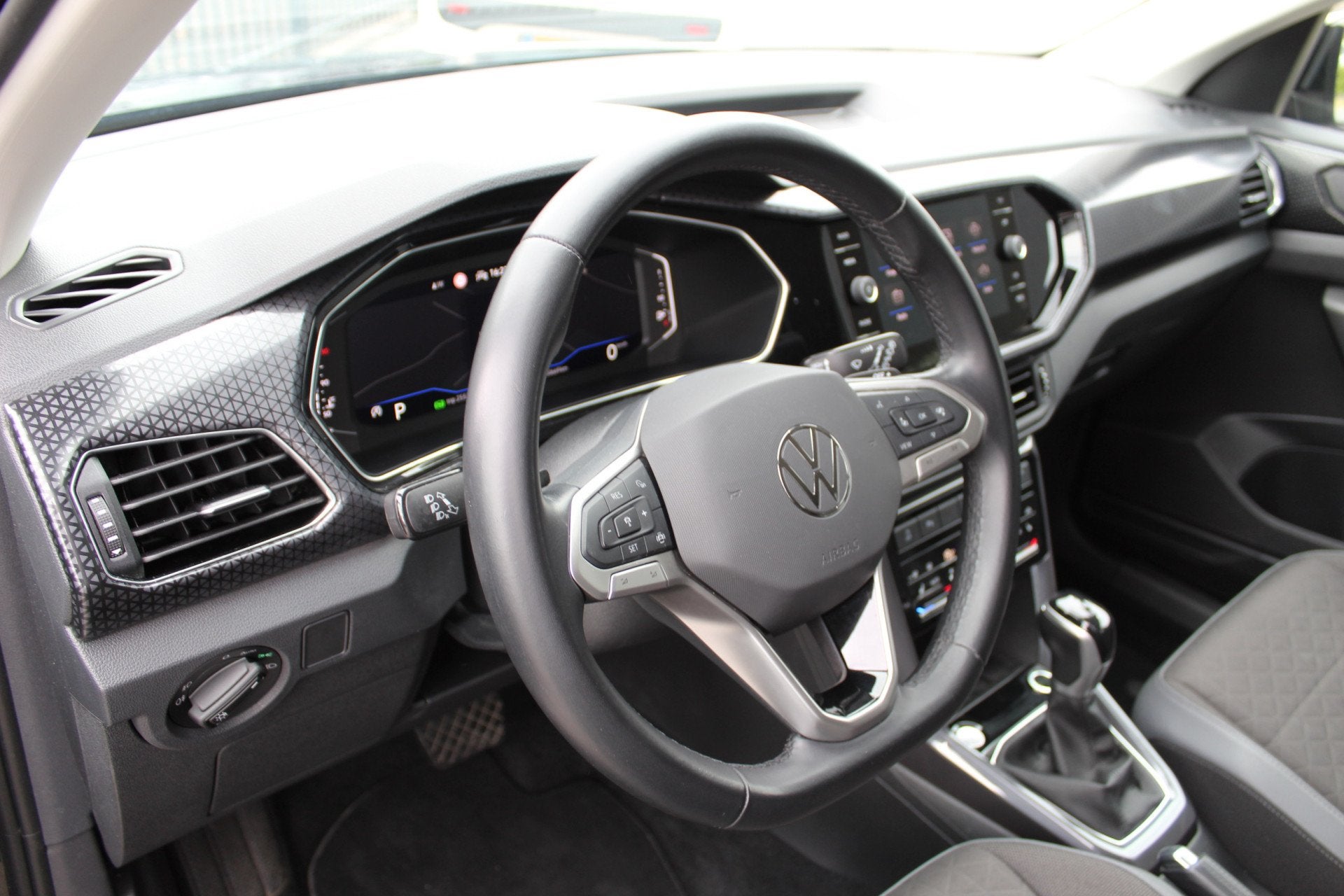Volkswagen T-Cross 1.0 TSI Carat DSG-automaat | Apple carpla, Automatische klimaatregeling, Gebruikt, Zwart, Zwart