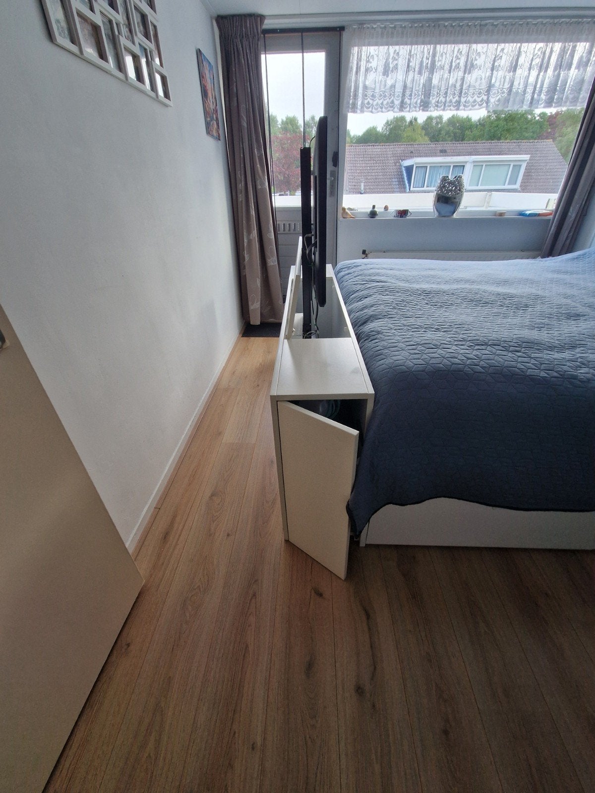 TV-meubel met lift voor slaapkamer, Huis en Inrichting, Kasten | Televisiemeubels, Ophalen, Gebruikt, 150 tot 200 cm, Overige materialen