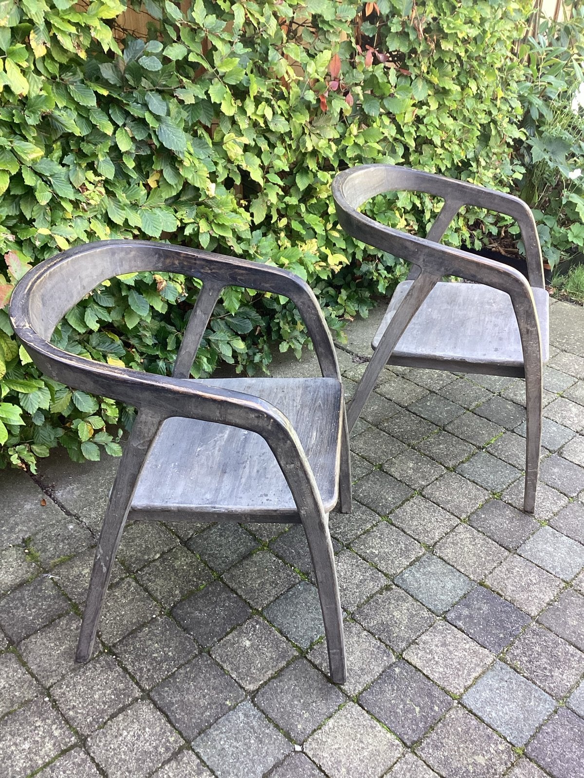 Set van 2 teak houten stoelen - donkergrijs, Huis en Inrichting, Stoelen, Ophalen, Gebruikt, Twee, Grijs