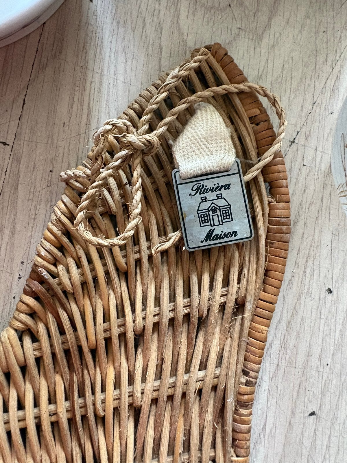 Riviera Maison Rotan Vis Placemat / Serveerplaat, Huis en Inrichting, Ophalen of Verzenden, Natuurlijk materiaal, Bruin, Landelijk