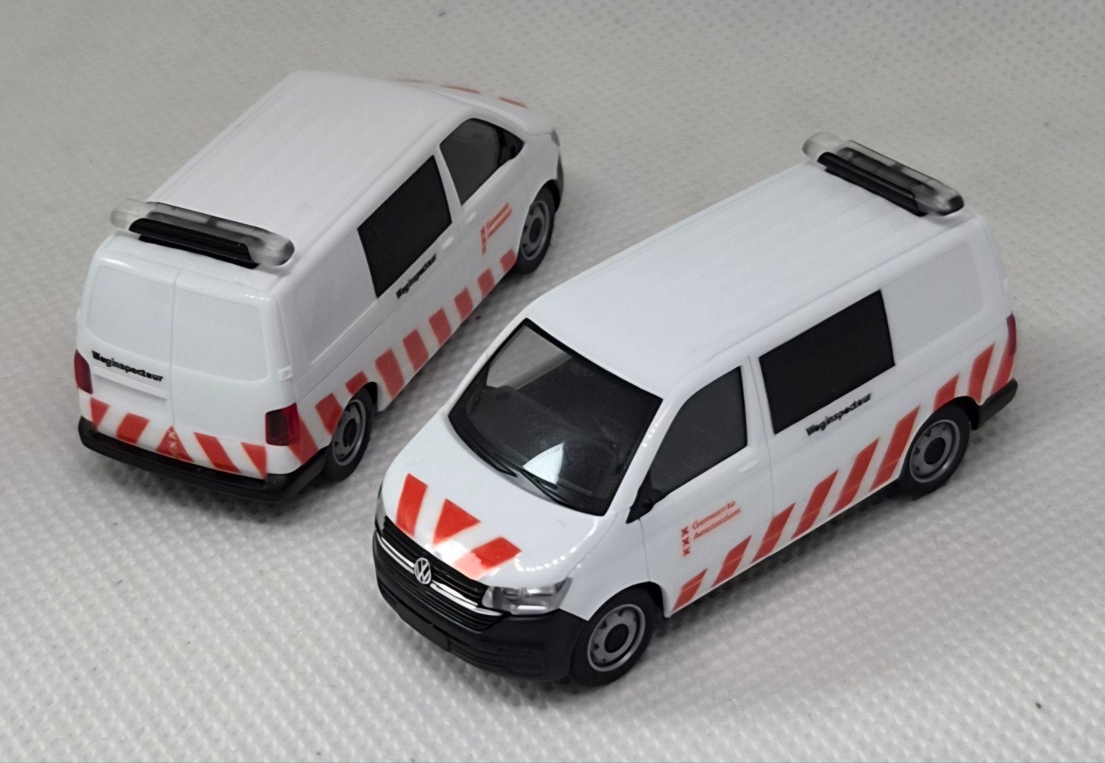 VW T6.1 Weginspecteur Amsterdam Eigenbouw, Hobby en Vrije tijd, Ophalen of Verzenden, Zo goed als nieuw, Auto, Herpa