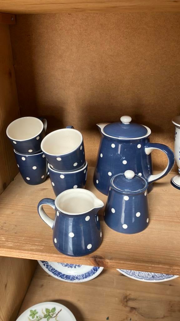 Mooi blauw wit stip theepot roomset 4 bekers polka dot, Ophalen, Overige typen, Zo goed als nieuw, Overige stijlen