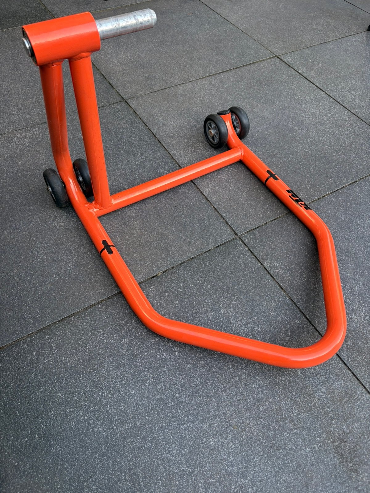KTM werkstandaard paddockstand, Ophalen