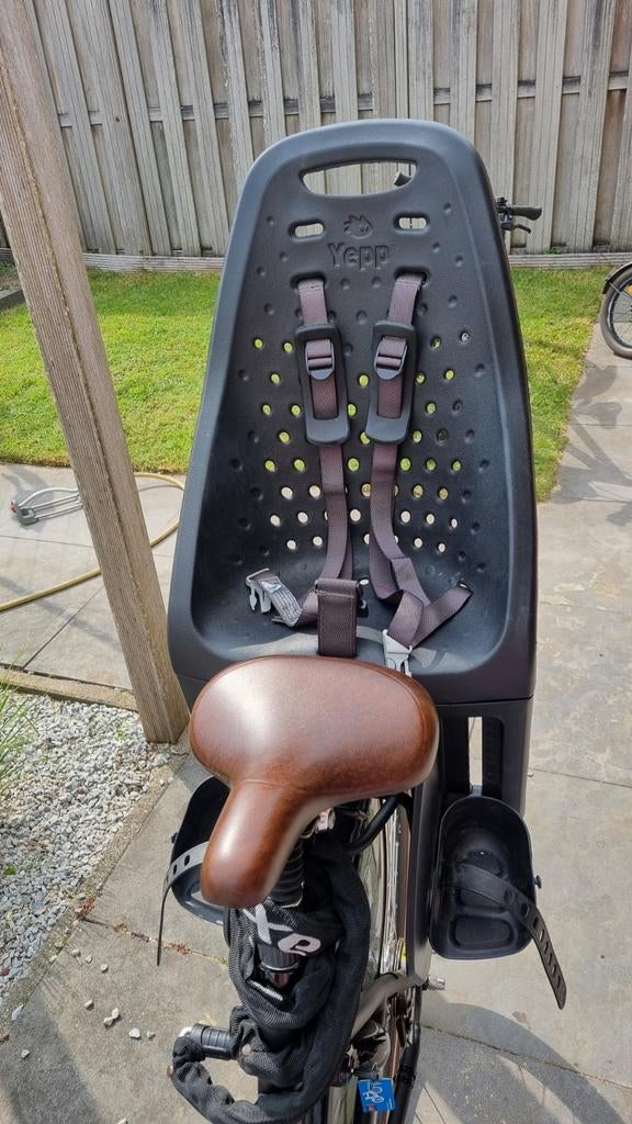 Yepp Achterzitje voor fiets - Zwart, Ophalen of Verzenden, Gebruikt, Voetsteuntjes