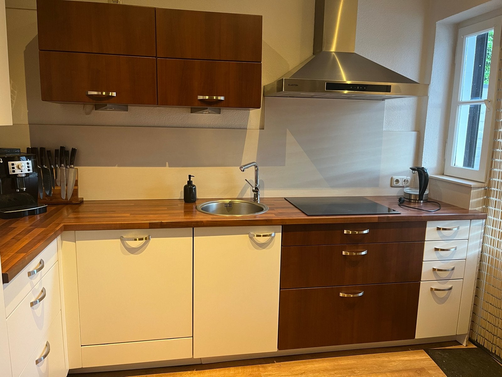 Gebruikte hoekkeuken met inbouwapparatuur, Huis en Inrichting, Keuken | Complete keukens, Ophalen, Gebruikt, Wit, Hoekkeuken