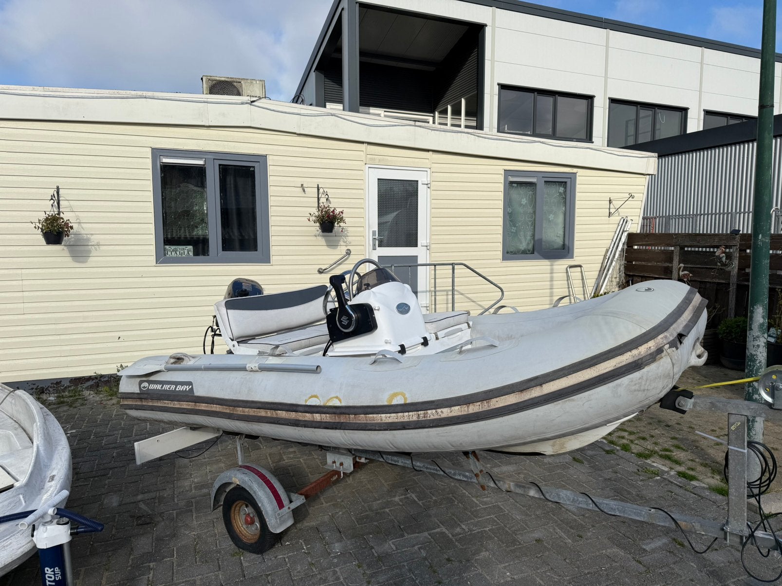 Rib rubberboot met 8 pk fourstroke en trailer. Weg is weg., 8 pk, Gebruikt, Inclusief motor, 2 m