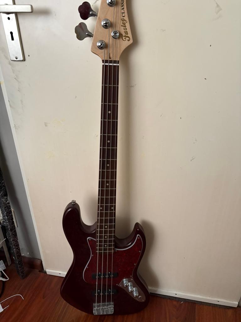 Basgitaar fazley, Ophalen, Zo goed als nieuw