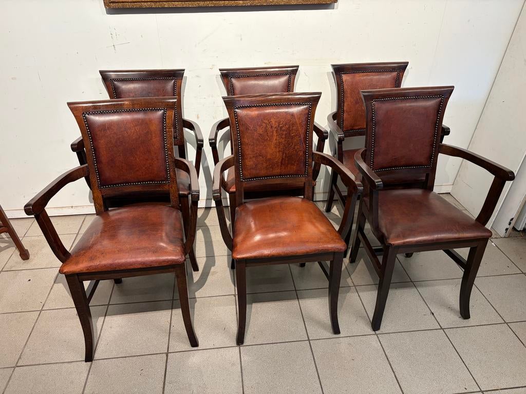 6 Schapenleren Armstoelen in Goede Gebruikte Conditie