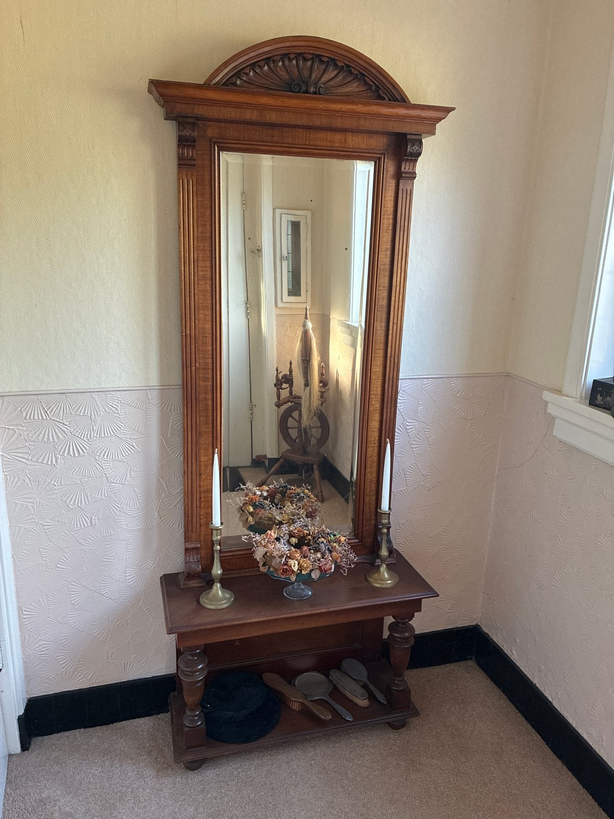 Antieke spiegel met console en houtsnijwerk, Ophalen, Rechthoekig, 50 tot 100 cm, 150 tot 200 cm