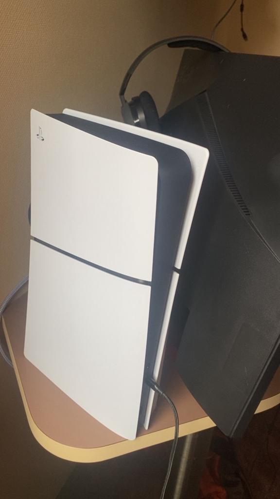 PlayStation 5 Disc Edition met Gaming Starter Kit, Ophalen of Verzenden, Zo goed als nieuw