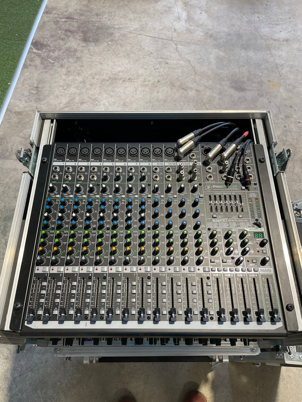Mackie ProFX16v2 16-kanaals mengpaneel met opties, Muziek en Instrumenten, Ophalen, Gebruikt, 10 tot 20 kanalen, Microfooningang