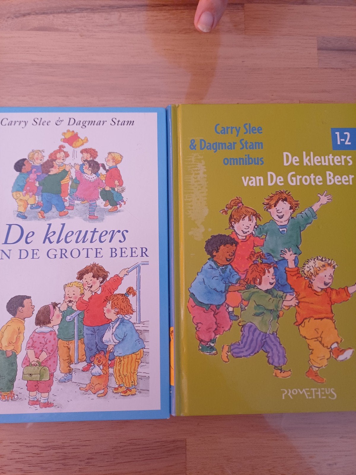 Carry Slee - Kleuters van de grote Beer, Fictie algemeen, Carry Slee, Ophalen of Verzenden, Zo goed als nieuw