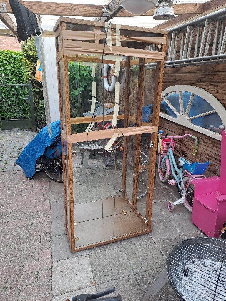 Vitrine kast gratis, Huis en Inrichting, Kasten | Vitrinekasten, Ophalen, Met plank(en), Gebruikt, 50 tot 100 cm