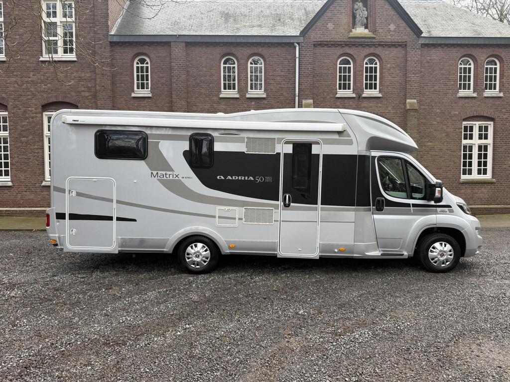 Adria Matrix M670SC 5 Persoons Camper 50 Jahre jubileum netj, Caravans en Kamperen, Bedrijf, Adria, Tot en met 5, Handgeschakeld