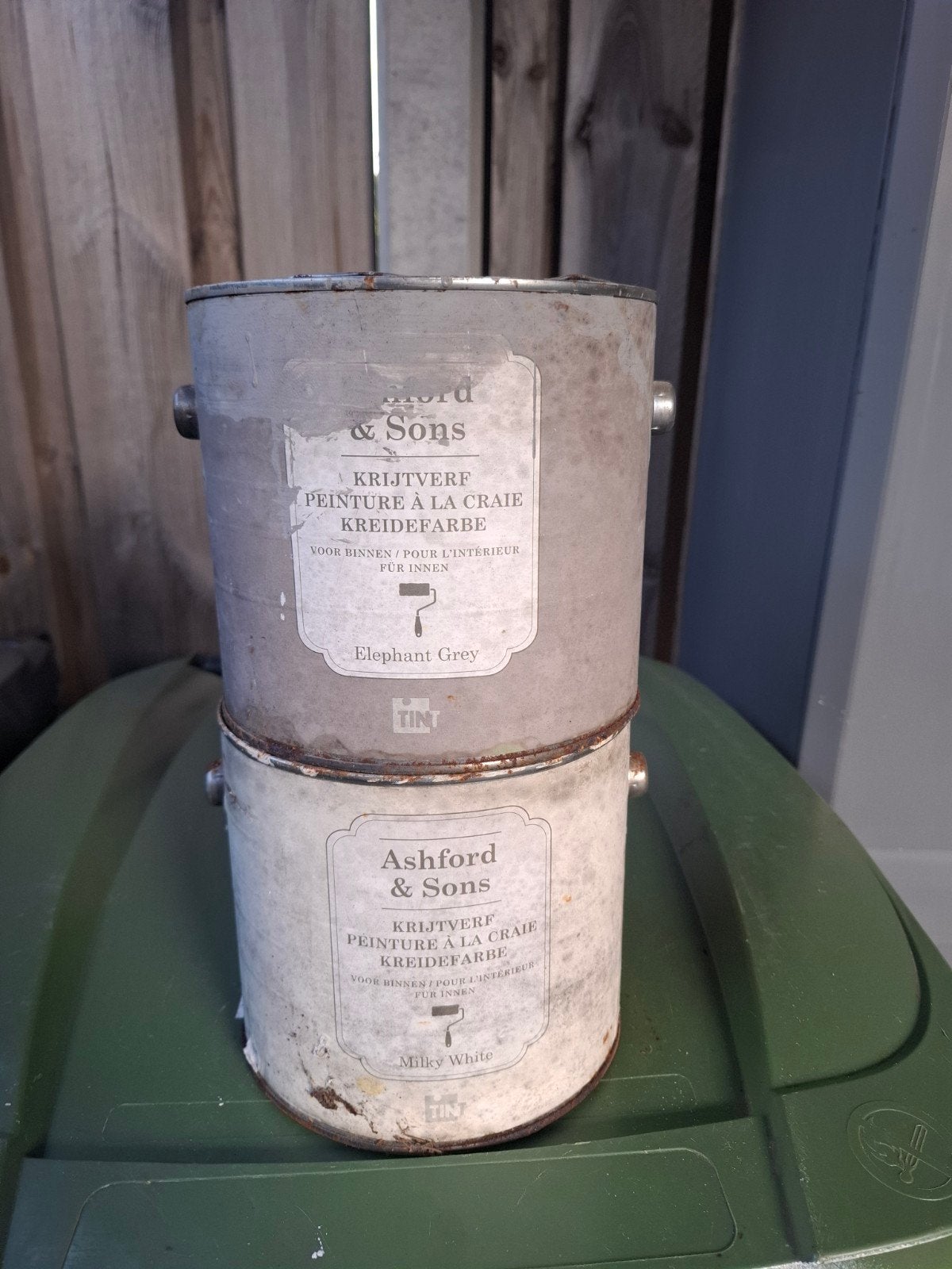 Gratis Krijtverf: Elephant Grey & Milky White, Doe-het-zelf en Verbouw, Schildersmaterialen, Ophalen, Gebruikt, Overige typen