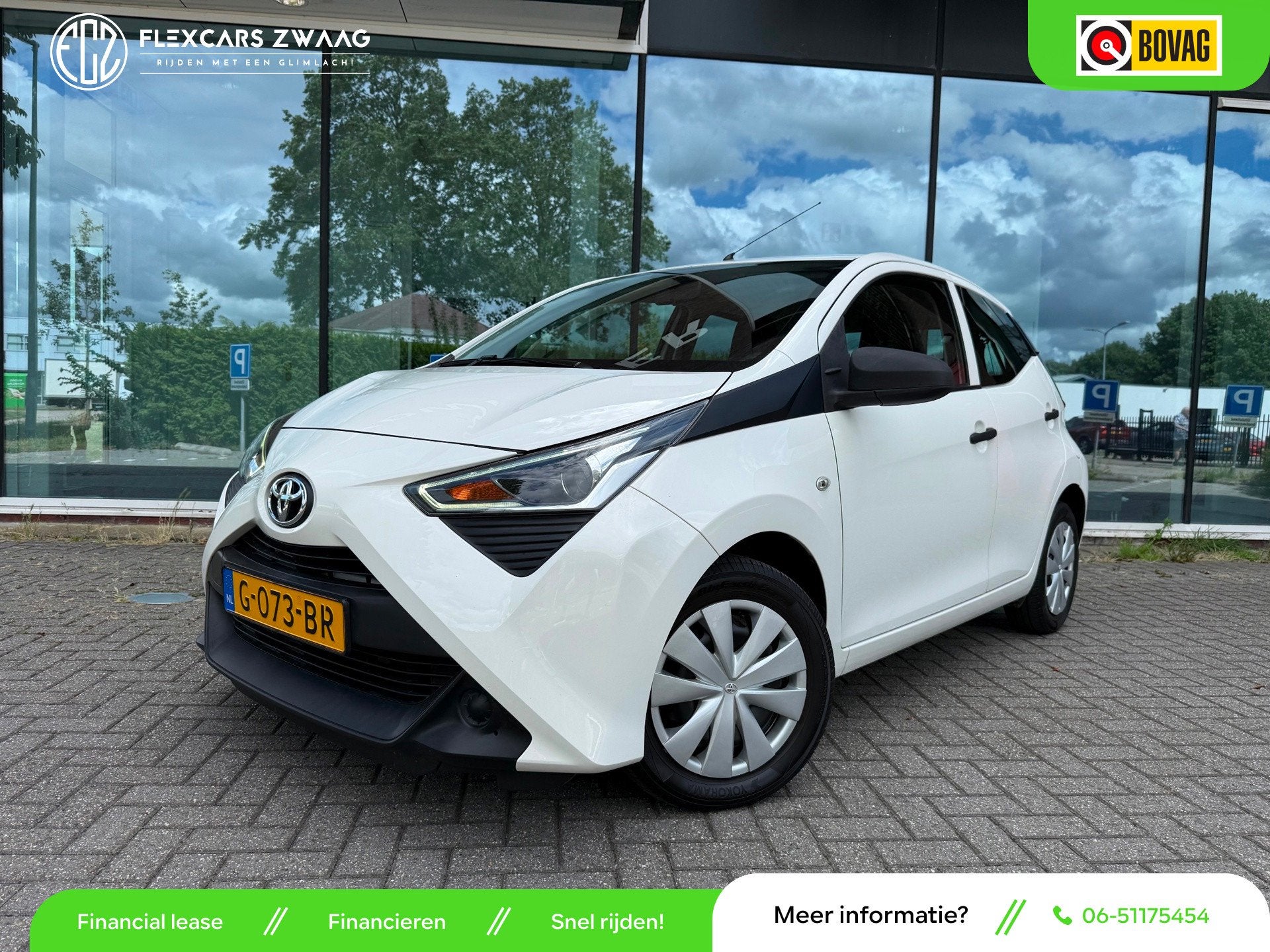 Toyota Aygo 1.0 VVT-i x-fun - Airco - Media - OrgNL, Voorwielaandrijving, Stof, Gebruikt, 4 stoelen