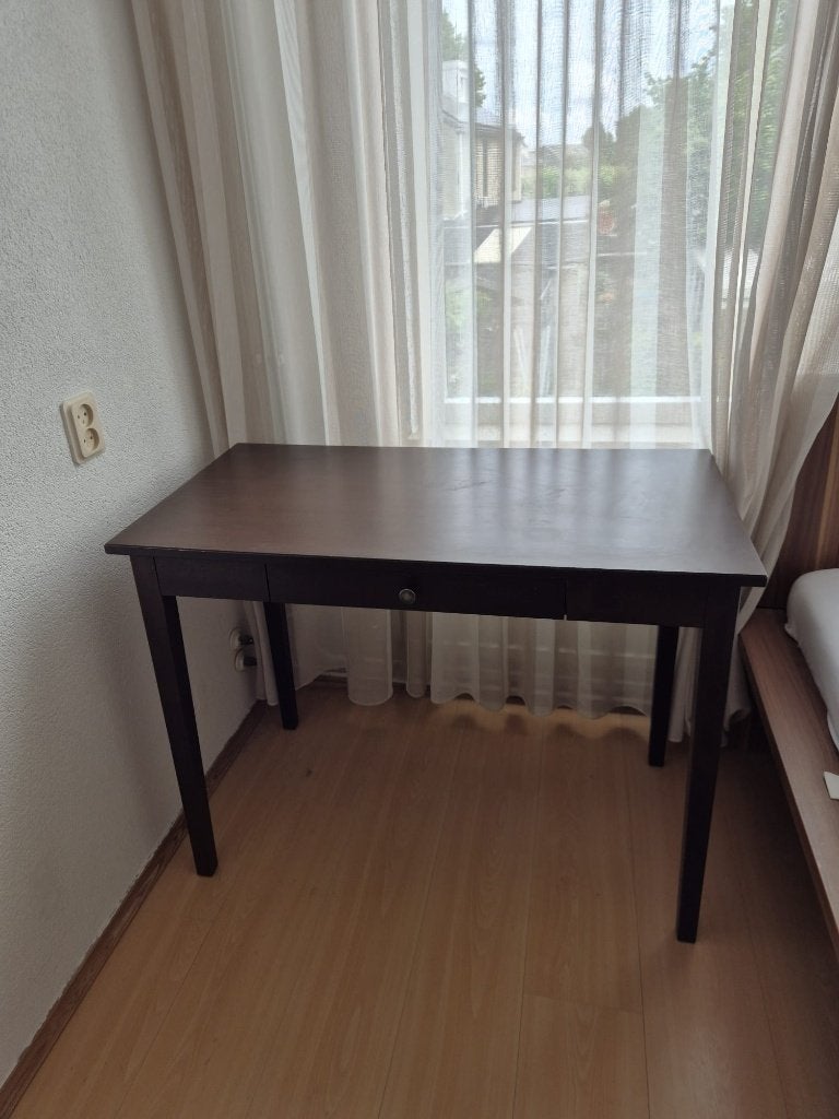 Compacte uitschuifbare bureautafel met lade, Ophalen, Gebruikt, Met lades, 50 cm