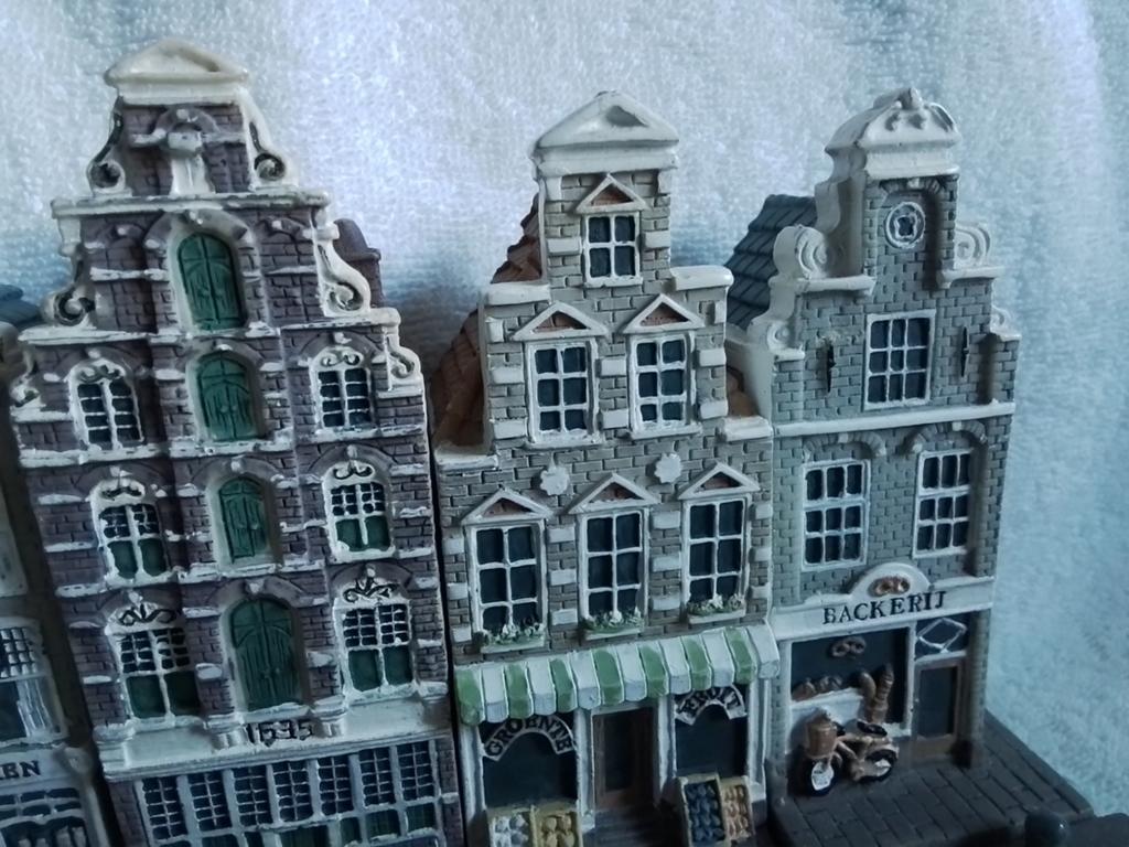 10 Amsterdamse grachten huisjes compleet, Verzamelen, Overige Verzamelen, Ophalen, Zo goed als nieuw