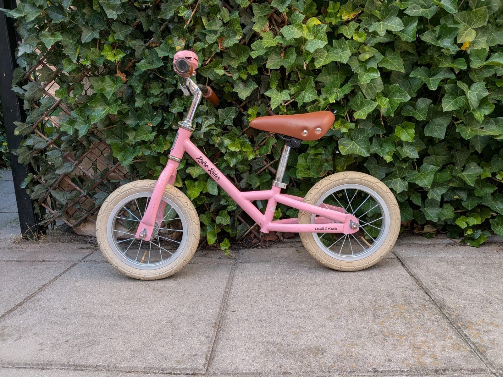 Roze Retro Rider loopfiets, Ophalen, Zo goed als nieuw, Minder dan 16 inch, Retro Rider