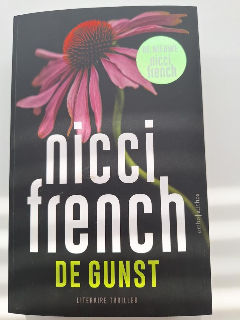 Nicci French - De Gunst (Literaire Thriller), Ophalen of Verzenden, Zo goed als nieuw, Nicci French, Nederland