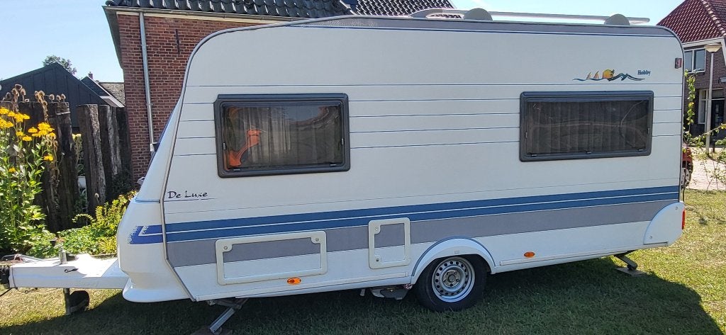 Hobby 440 Deluxe 2002 met Mover, Hobby, Dwarsbed, 750 - 1000 kg, Particulier