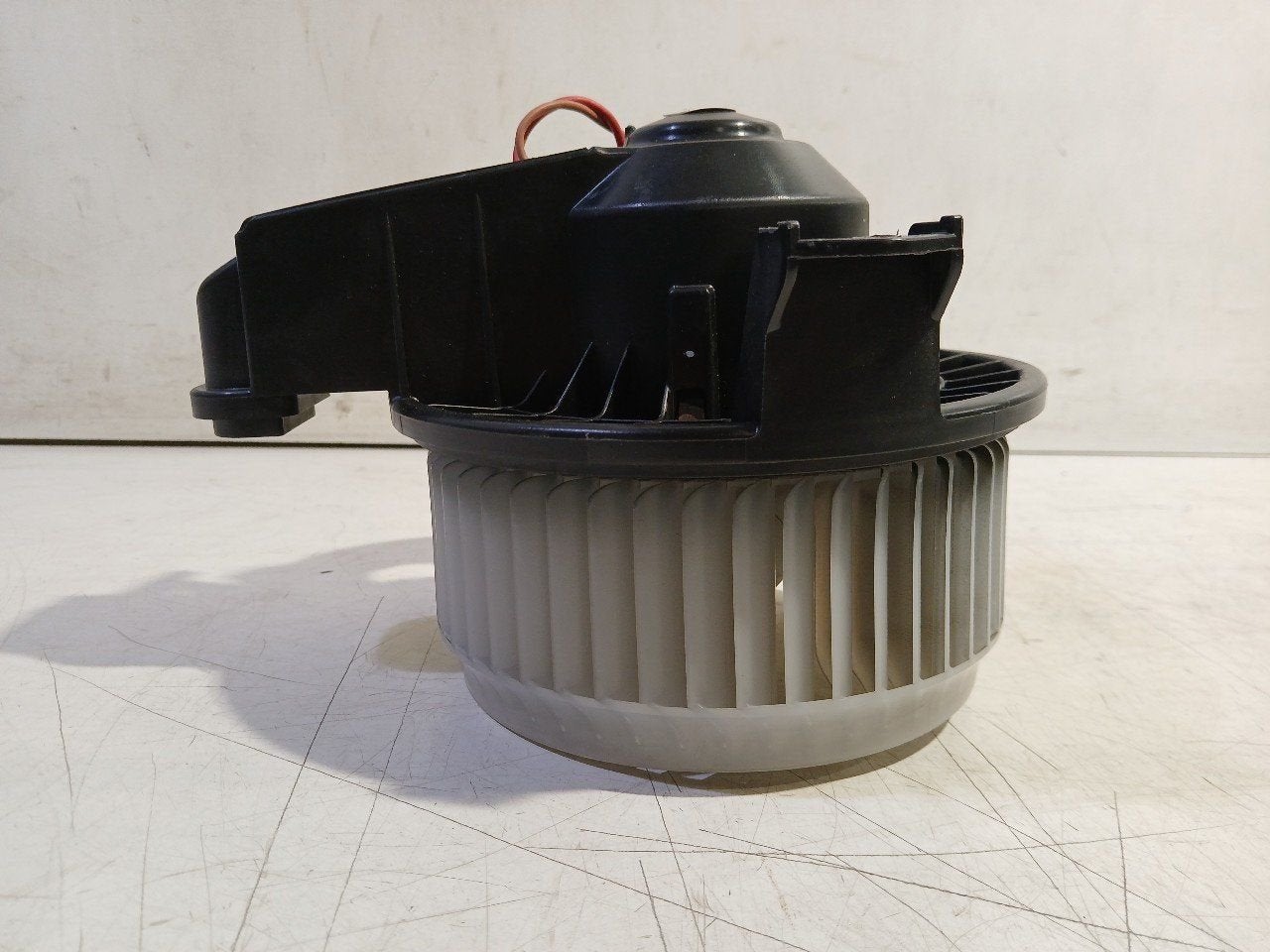Kachel ventilator motor Jaguar F-Pace, Onderdelen@venauto.nl, Van der Ven Autorecycling B.V., Gebruikt, Ettenseweg 76, 4706 PB Roosendaal, The Netherlands