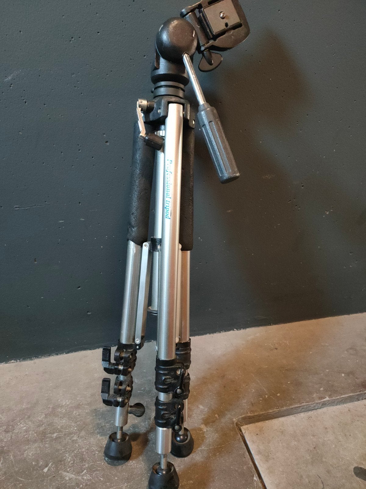 Aluminium Statief Proffesional Tripod, Ophalen, Gebruikt, Driepoot, 125 tot 150 cm