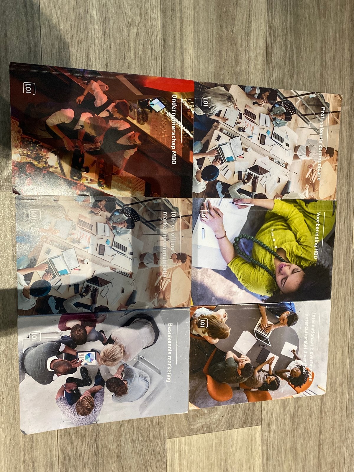 MBO LOI Communicatie en Marketing Boeken, Boeken, Studieboeken en Cursussen, Ophalen of Verzenden, Zo goed als nieuw, MBO