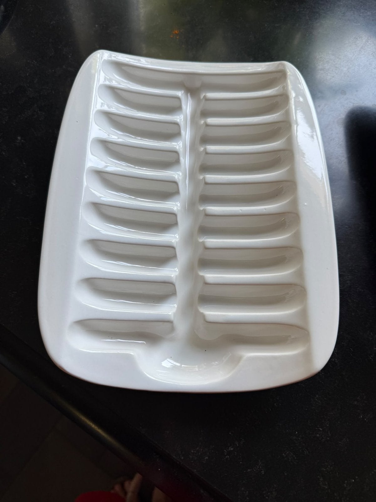 Witte aspergeschaal van porselein, Porselein of Keramiek, Schaal, Ophalen of Verzenden, Zo goed als nieuw