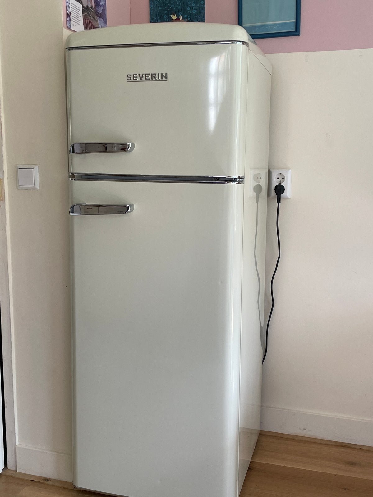 Mooie Severin Retro Koelkast met Vriezer, Ophalen, 200 liter of meer, Met aparte vriezer, Zo goed als nieuw