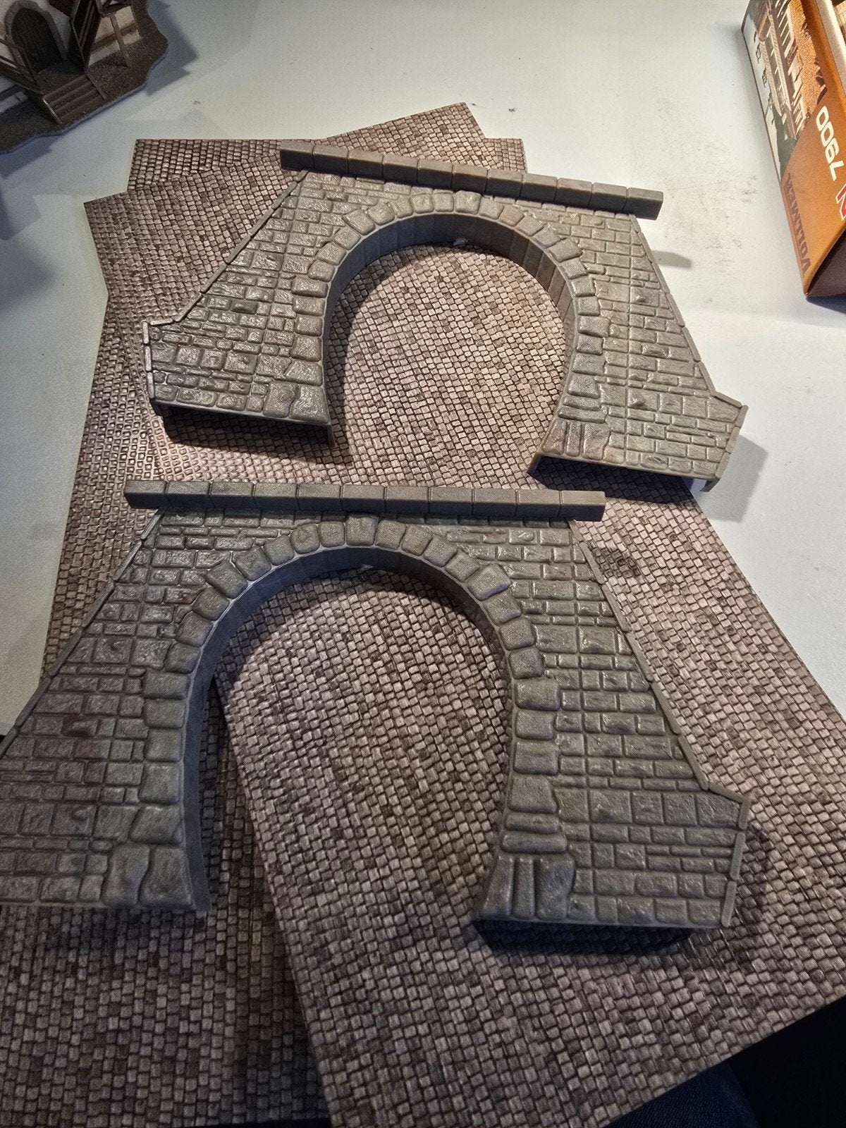 2x tunnelportaal enkelspoor HO spoor trein 1:87, Ophalen of Verzenden, Gelijkstroom of Wisselstroom, Brug, Tunnel of Gebouw, Overige merken