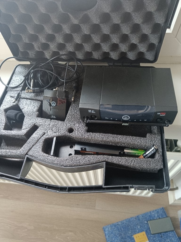 AKG SR40 Flex Pro draadloze set met PT40 beltpack en koffer, Ophalen of Verzenden, Gebruikt, Overige typen, Draadloos