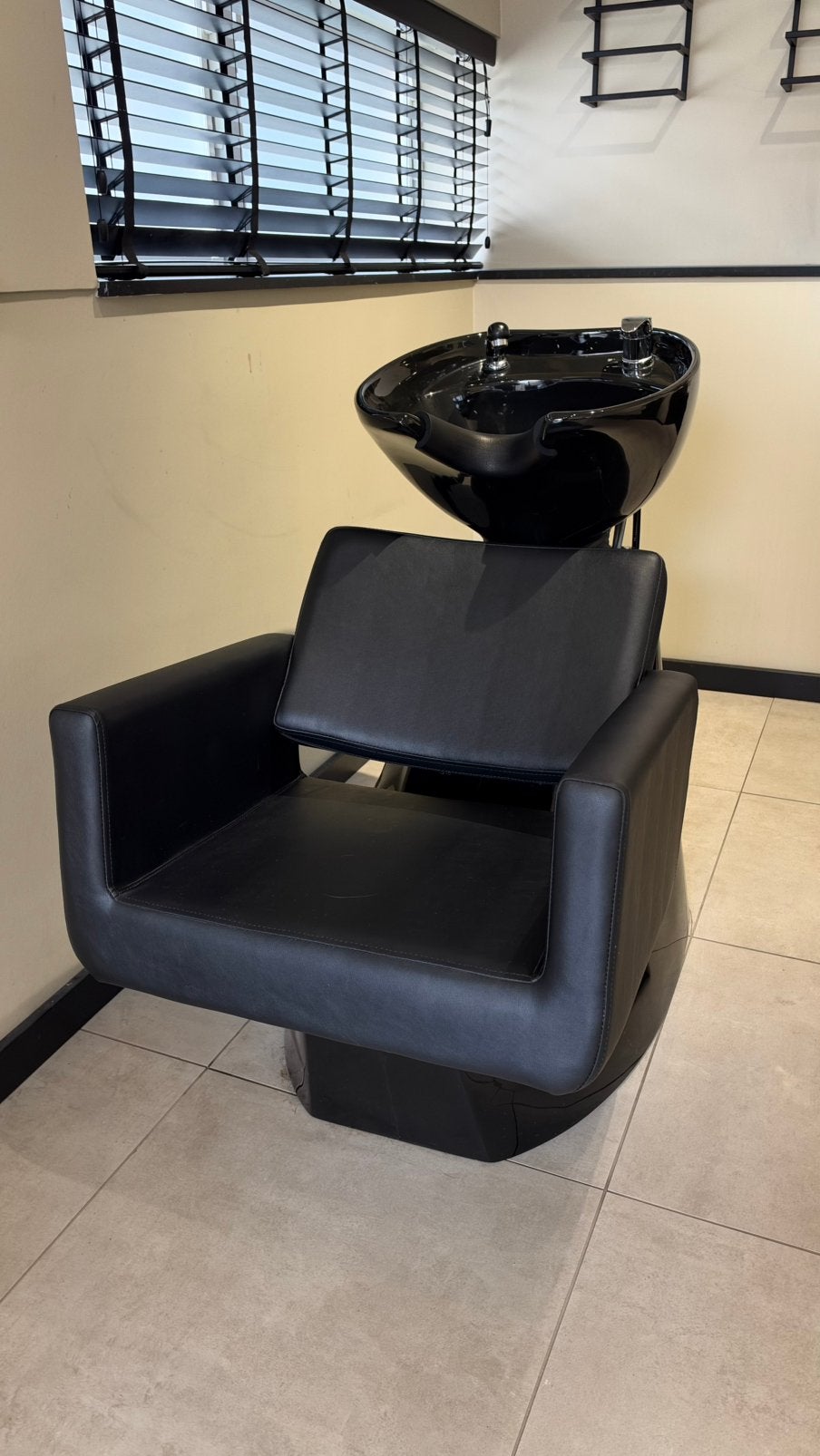 Salon interieur wasunit etc, Ophalen