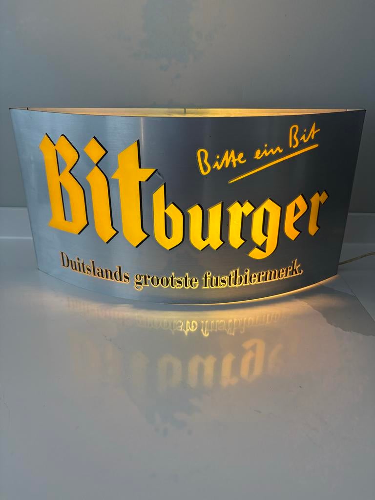 Bitburger lichtbak bitte ein Bit, Verzamelen, Merken en Reclamevoorwerpen, Verzenden, Gebruikt, Lichtbak of (neon) lamp
