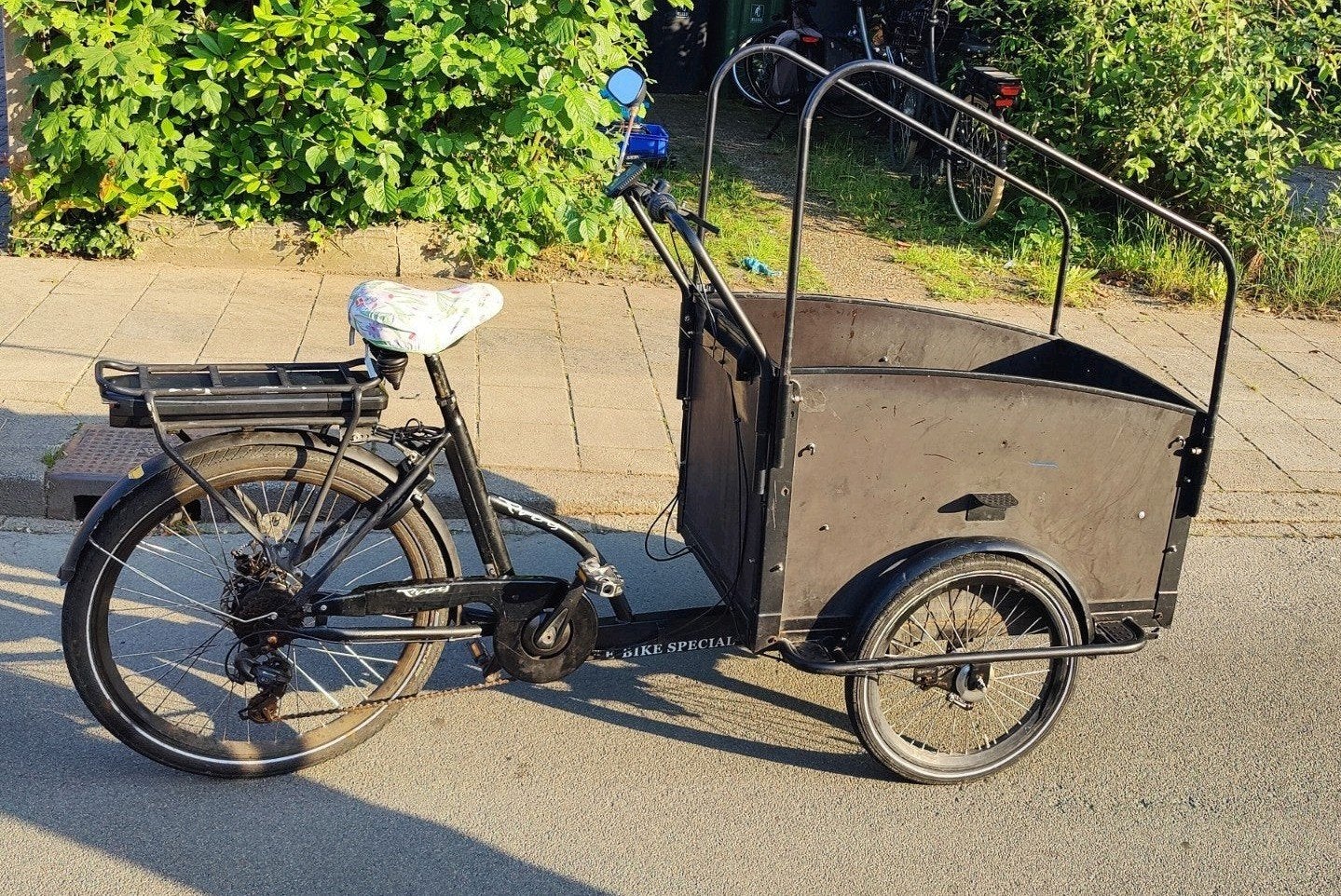 Vogue Troy Elektrische Bakfiets (Driewieler) – Krachtig, 4 kinderen of meer, Zo goed als nieuw, Schijfrem, Huif