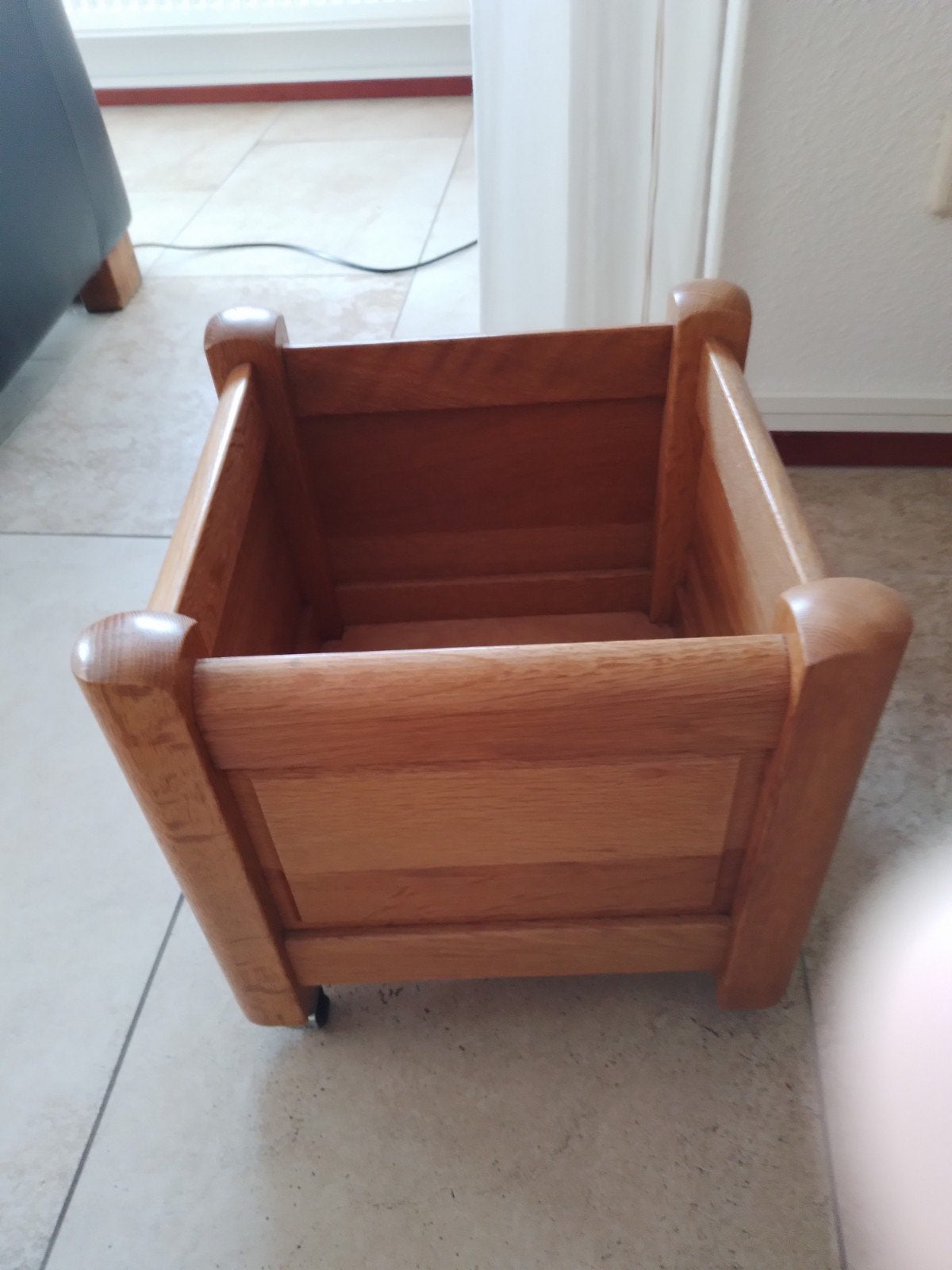 krantenbak/lektuurbak of bloembak, Tuin en Terras, Ophalen, Zo goed als nieuw, Rond, Hout