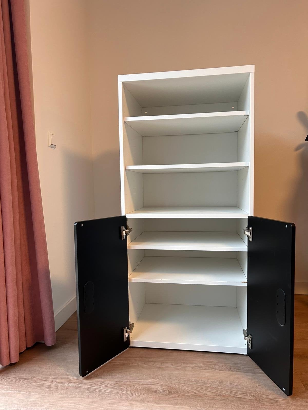 IKEA Kast met deuren - Zo goed als nieuw, Huis en Inrichting, 100 tot 150 cm, Zo goed als nieuw, 25 tot 50 cm, Met deur(en)