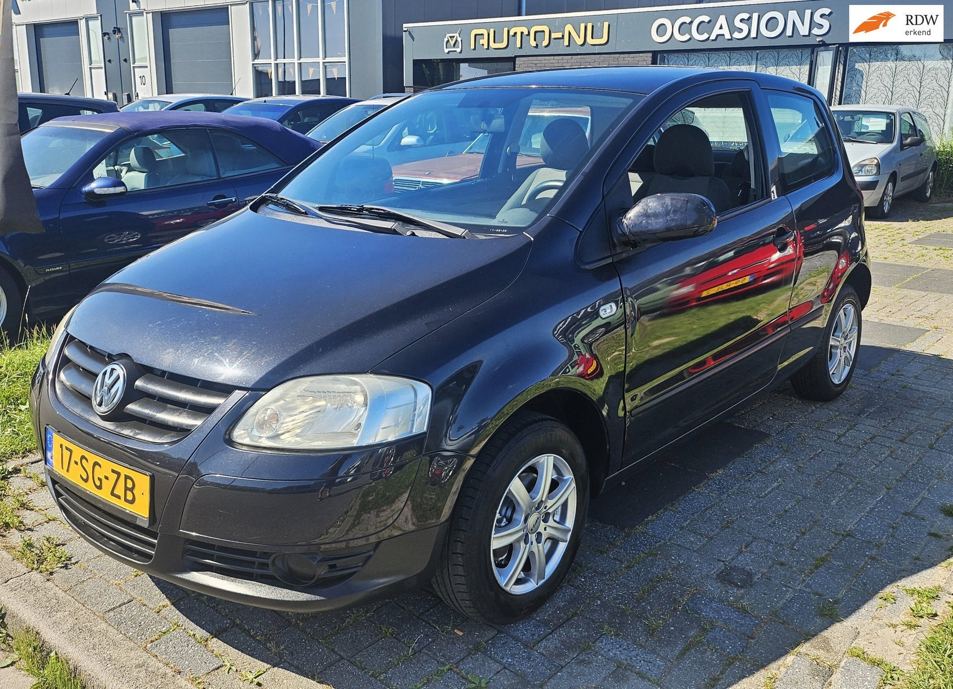 Volkswagen Fox 1.2 Trendline Black Edition APK juni 2027! LM, Voorwielaandrijving, Stof, Zwart, 4 stoelen