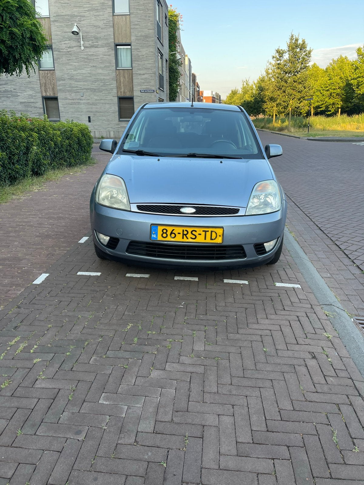 Ford Fiësta 1.3 8V 3DR 2005 Blauw - airco, Auto's, Ford, 1299 cc, 40 €/maand, 4 cilinders, Blauw