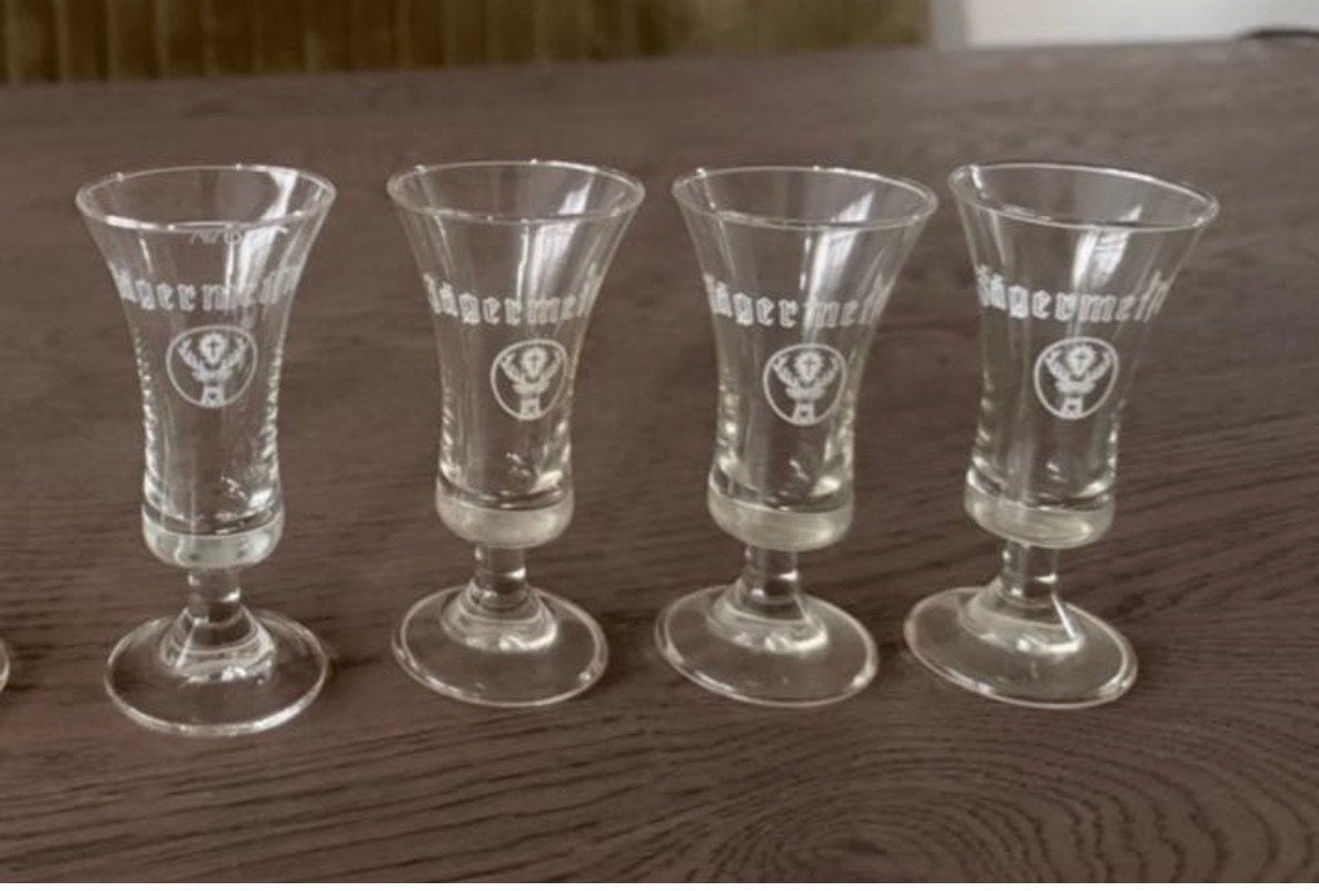 Set van 4 Jägermeister borrelglaasjes, Ophalen of Verzenden, Zo goed als nieuw, Glas