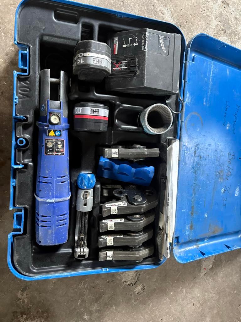 Geberit ACO 201 2 persmachine met toebehoren, Doe-het-zelf en Verbouw, Gereedschap | Handgereedschap, Ophalen of Verzenden, Gebruikt