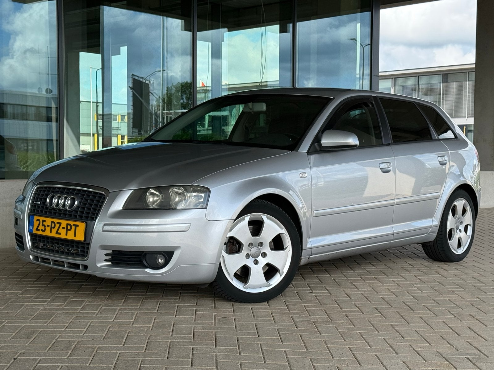 Audi A3 2.0 Sportback 200pk Tfsi Quattro (GTI-motor) NAP, Auto's, Audi, Stof, 4 cilinders, 1984 cc, 1445 kg