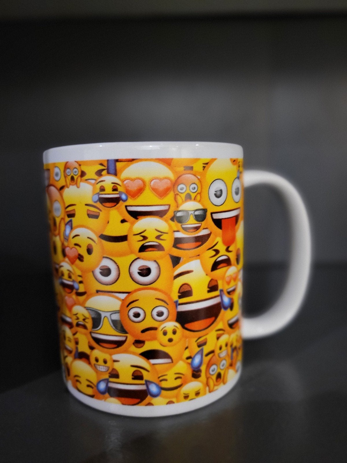 Mok met Emoji-opdruk - Nieuwstaat, Ophalen of Verzenden, Steen/keramiek, Meerkleurig, Overige merken