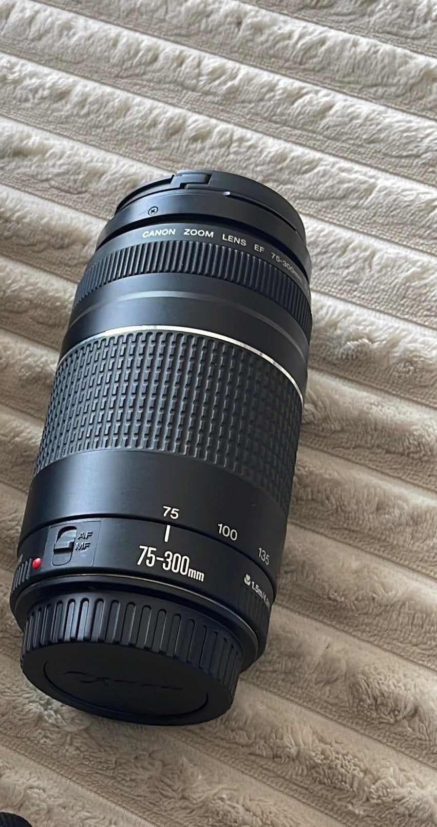 Canon EF 75-300mm f/4.0-5.6 III, Audio, Tv en Foto, Fotografie | Lenzen en Objectieven, Ophalen, Zo goed als nieuw, Telelens