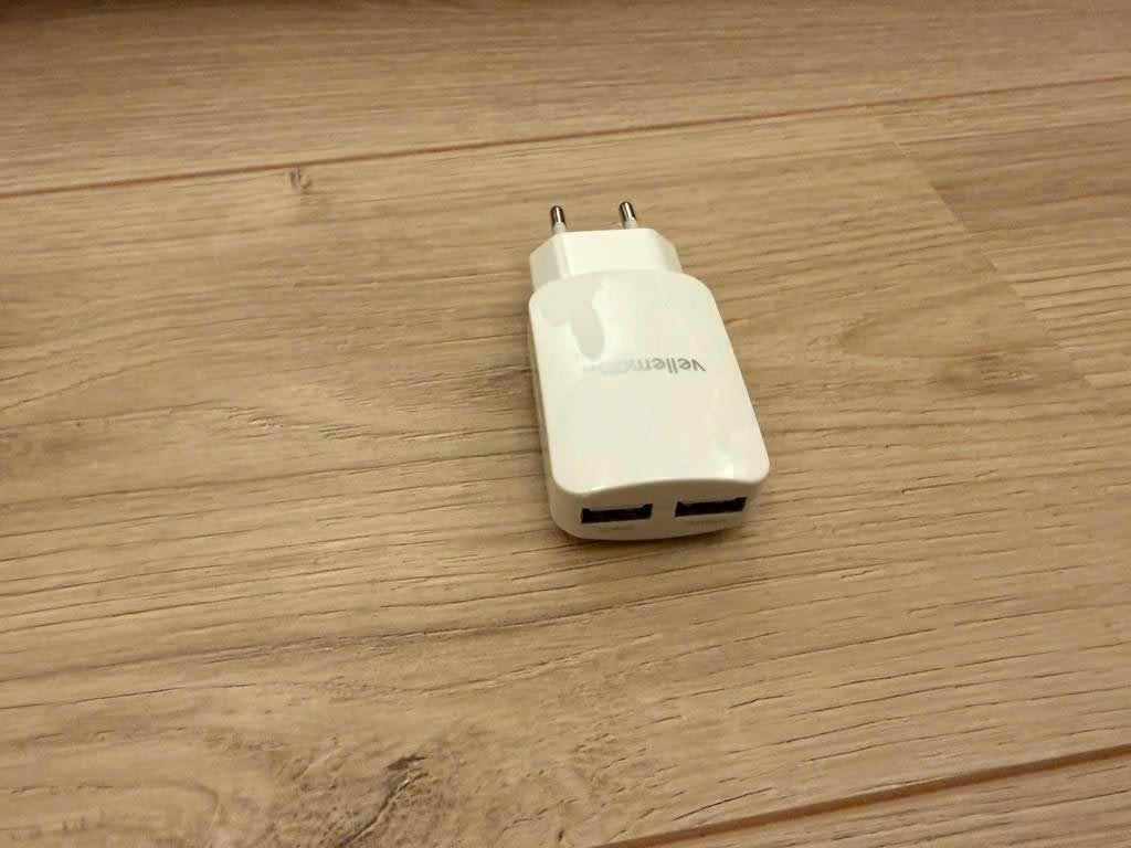 Velleman dubbele USB lader telefoon, Ophalen, Zo goed als nieuw, Samsung