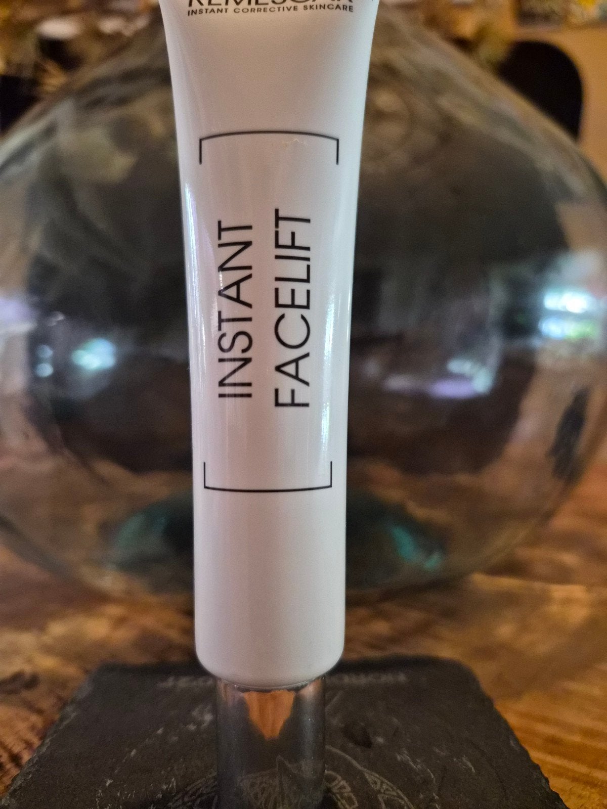 Remescar Instant Facelift - Gebruikt (meer dan half vol), Sieraden, Tassen en Uiterlijk, Uiterlijk | Gezichtsverzorging, Ophalen of Verzenden