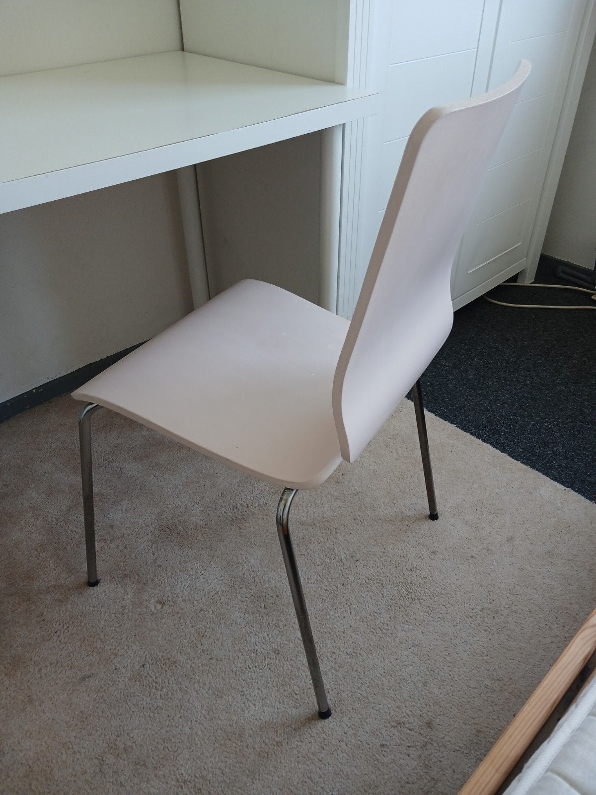 stoel licht roze geverfd, Huis en Inrichting, Stoelen, Ophalen, Gebruikt, Overige kleuren, Eén